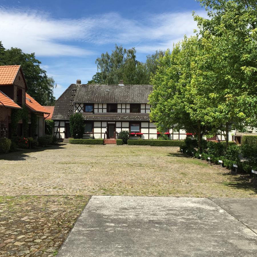 Engels Hof Wolfsburg Exterior foto
